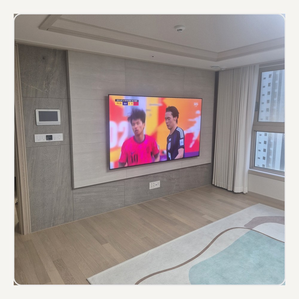 스탠드 전환 후 화면이 떠 보이지 않는지 확인합니다